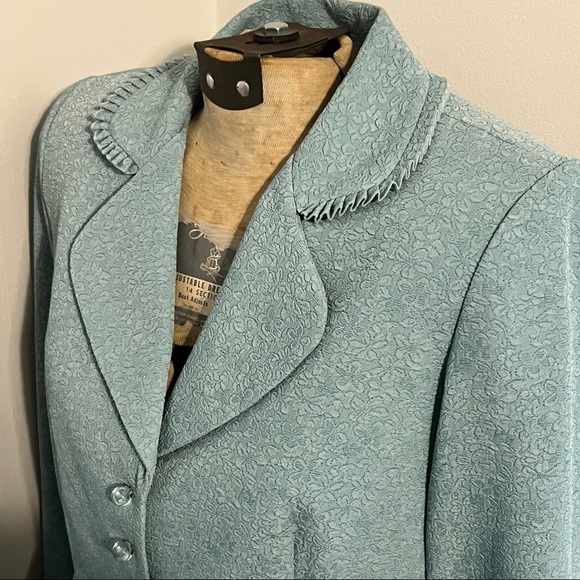 Vintage Miss Dorby Blue Ruffled Woven Floral Design Glass Button Blazer - Picture 3 of 14